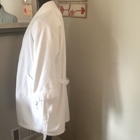 Neiman  Marcus plush short  robe  preloved ❤️size M EUC - Picture 6 of 13